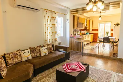 ویلا ویلا باغ گل شمعدونی 2