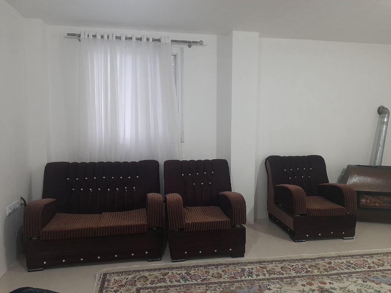 یک خوابه صنوبر سبز