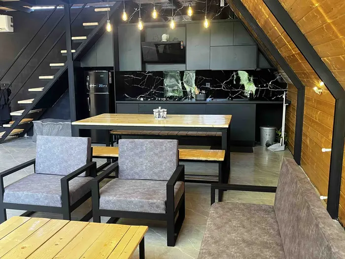 کلبه کلبه سوئیسی آنا - انتخاب عنوان تصویر