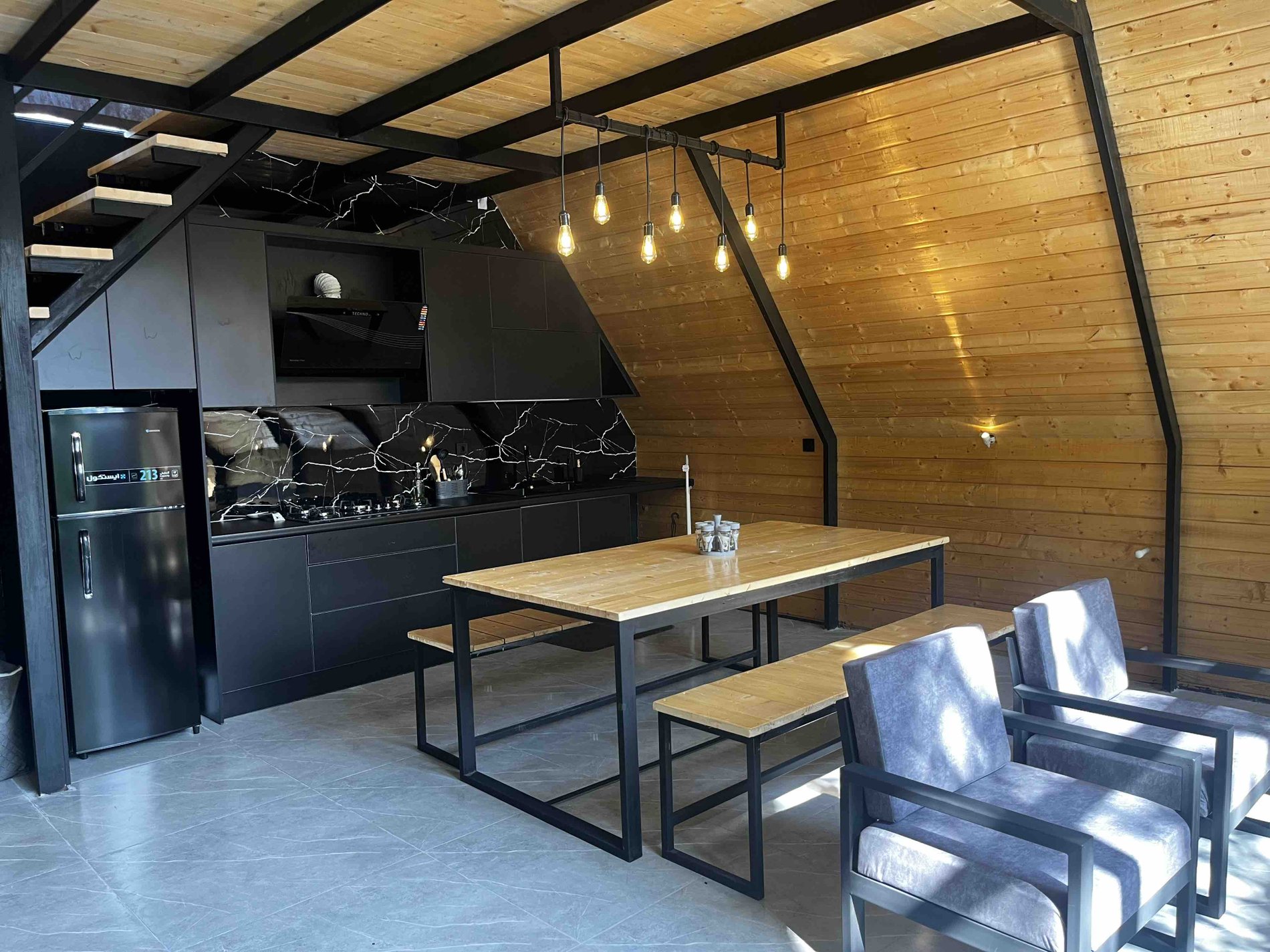 کلبه سوئیسی آنا