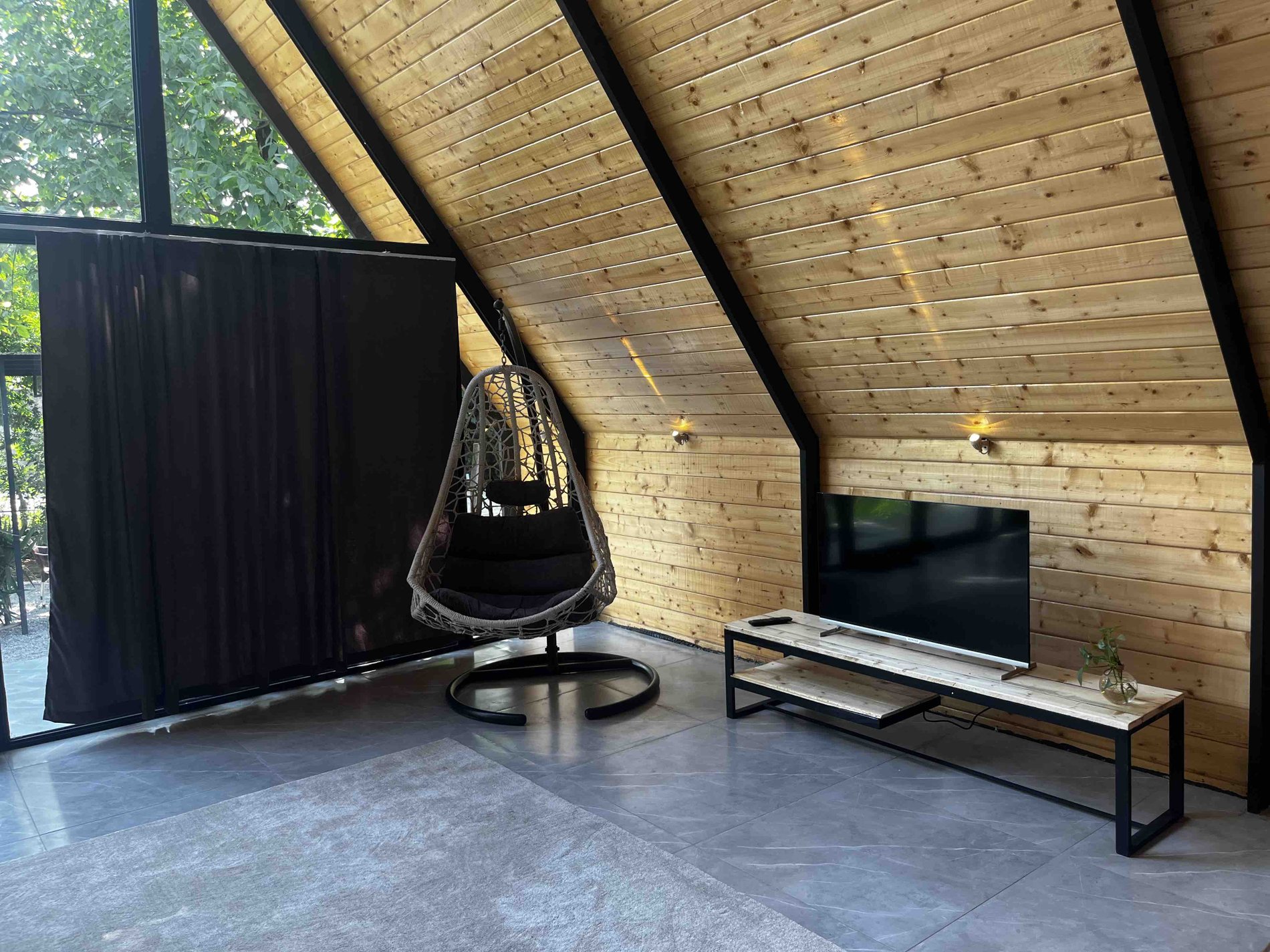 کلبه سوئیسی آنا