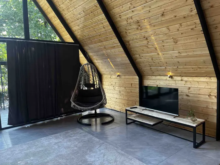 کلبه کلبه سوئیسی آنا - انتخاب عنوان تصویر