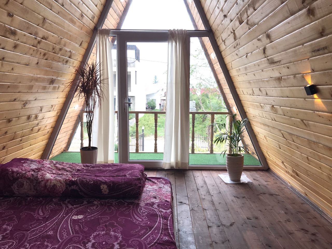 کلبه یک خوابه جکوزی دار آریس