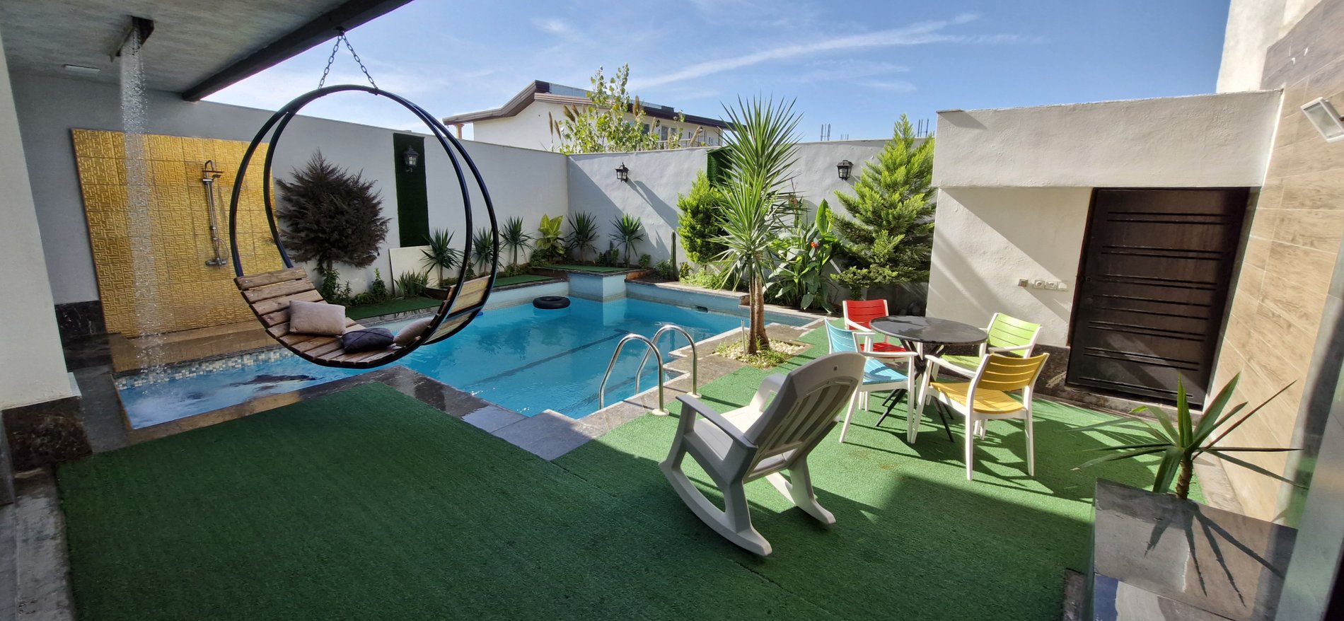 ویلا دوخوابه استخردار آبگرم صدف طلایی