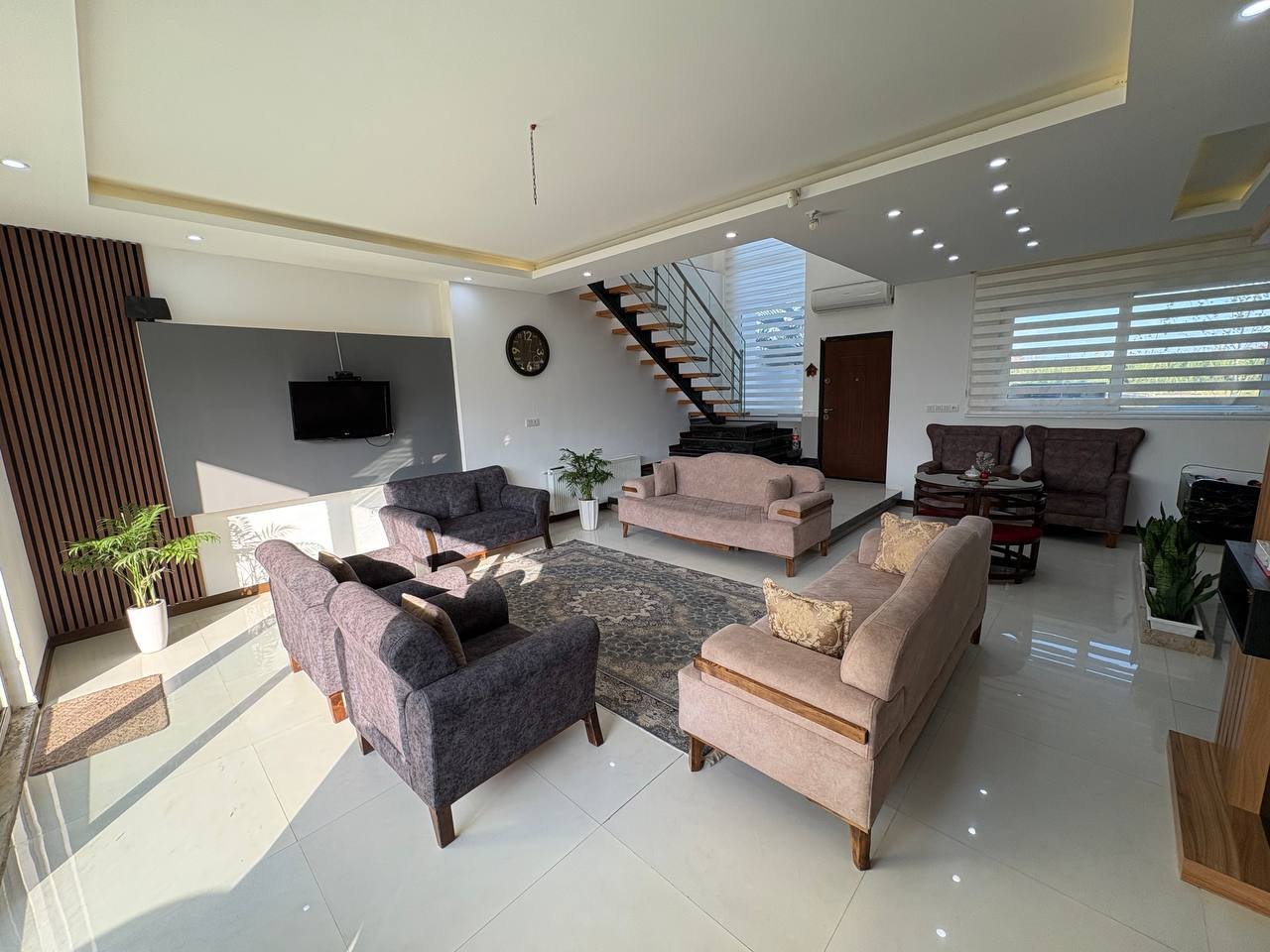 ویلا دوخوابه استخردار آبگرم صدف طلایی