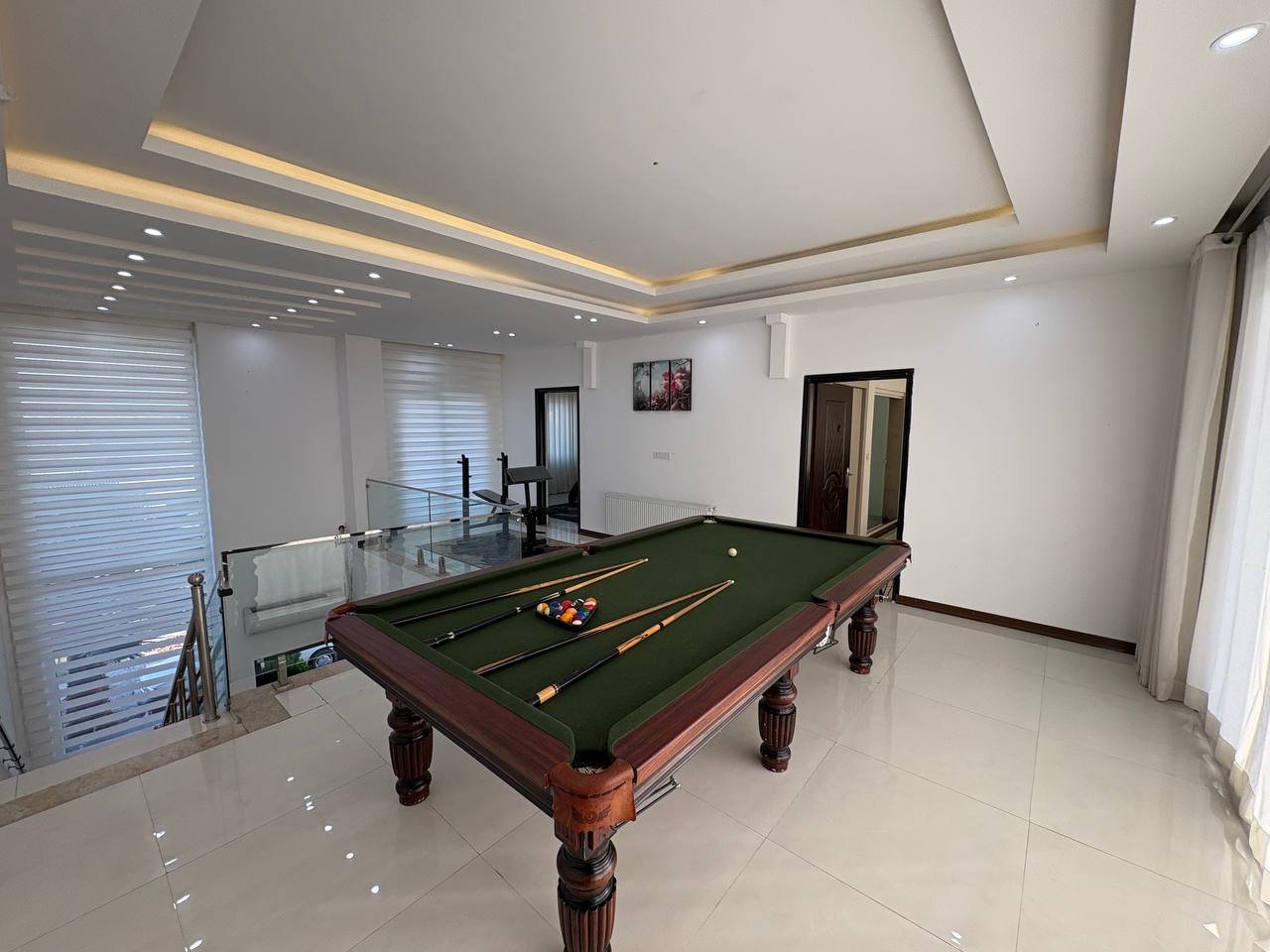 ویلا دوخوابه استخردار آبگرم صدف طلایی