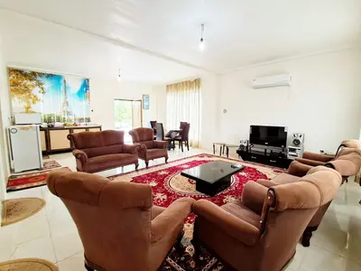 کلبه دوخوابه باغ تاج