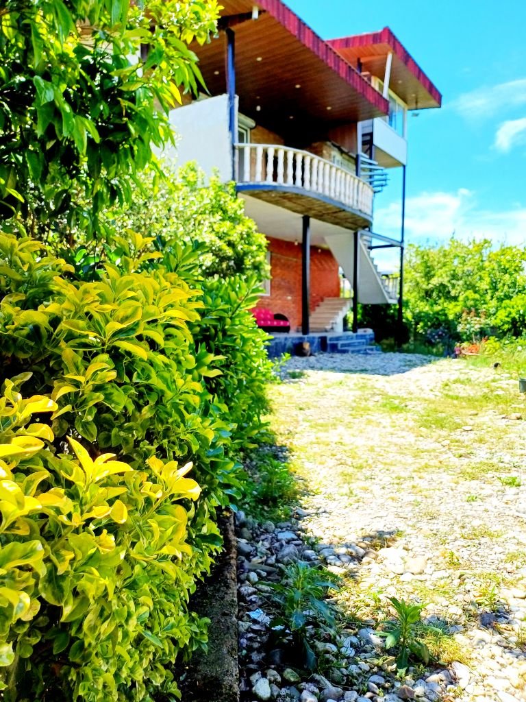 کلبه ویلا دوخوابه باغ تاج