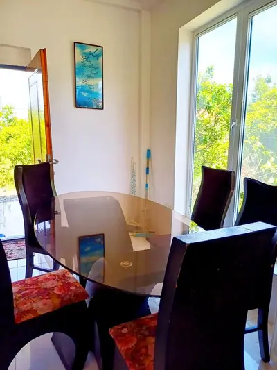 کلبه دوخوابه باغ تاج