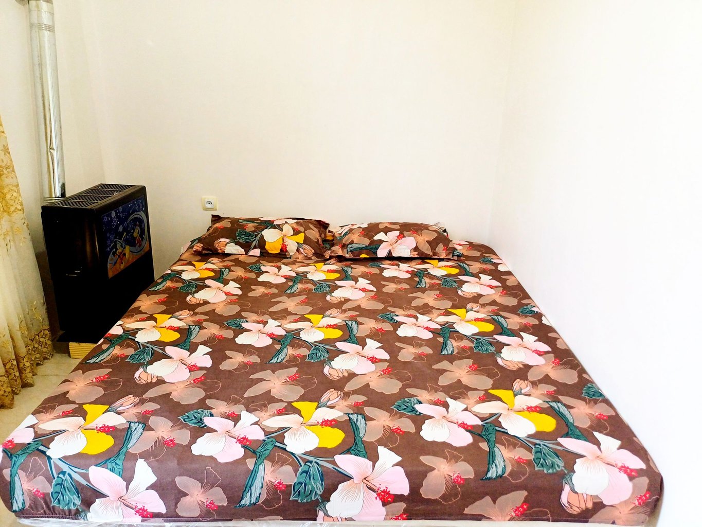 کلبه دوخوابه باغ تاج