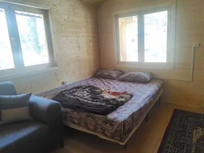 کلبه یک خوابه دشت شقایق های لار