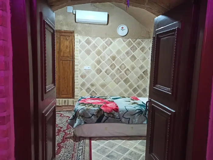 بوم گردی شاخه نبات - واحد ۴ زیرزمین - ورودی اتاق