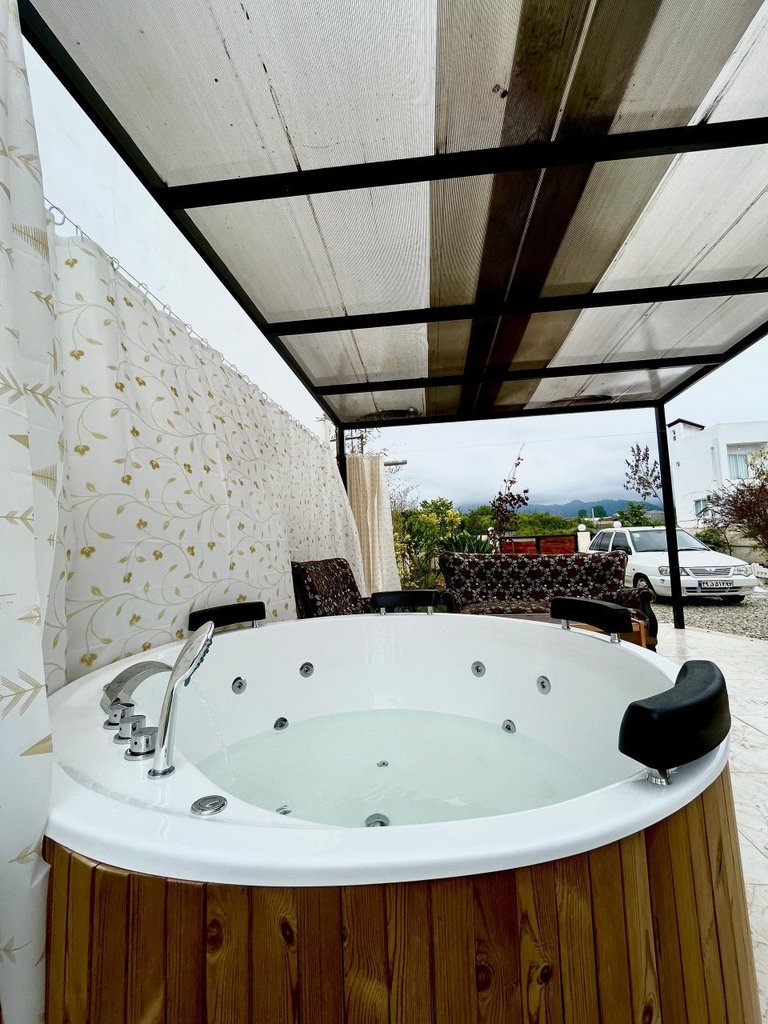 دوخوابه سوئیسی آدُور