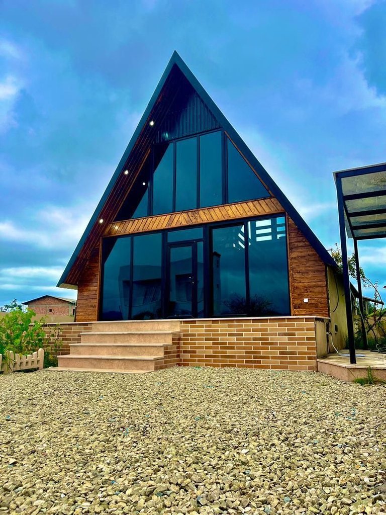 دوخوابه سوئیسی آدُور