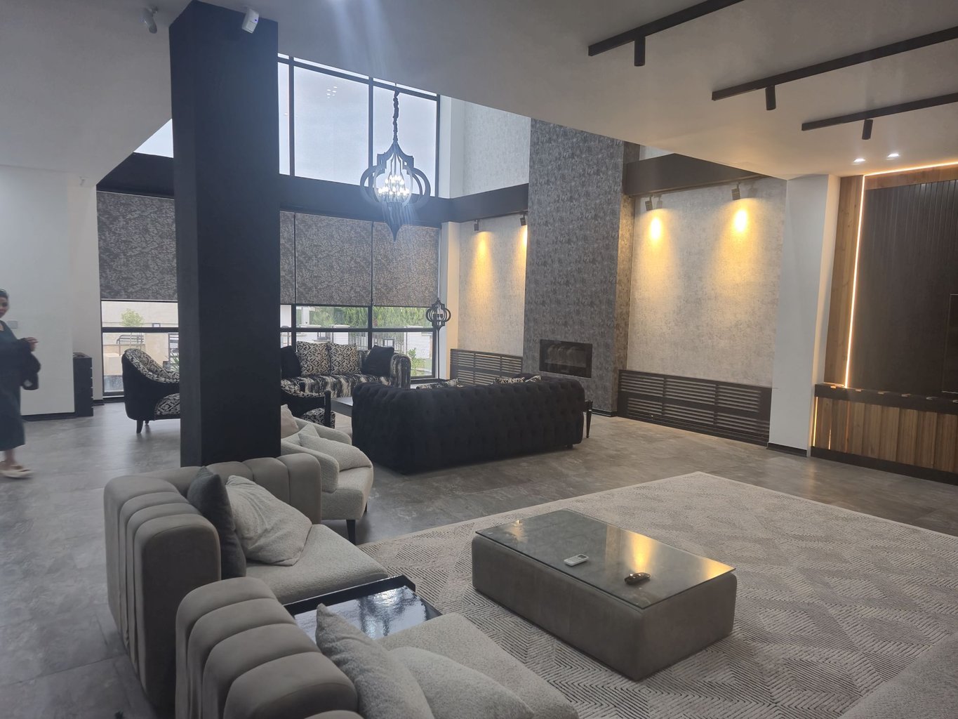 ویلا چهارخوابه استخردار آبگرم سپید پالاس