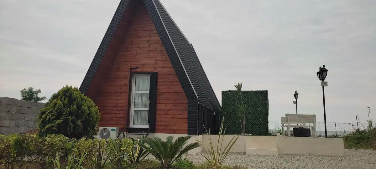 کلبه یک خوابه جکوزی دار ساحلی رومعو