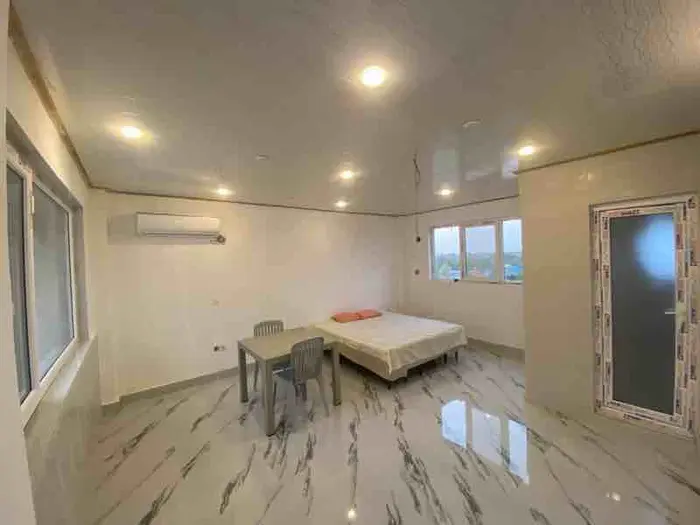 سوئیت فلت شاه نشین شرقی - انتخاب عنوان تصویر