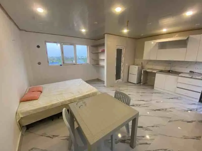 سوئیت فلت شاه نشین شرقی - انتخاب عنوان تصویر