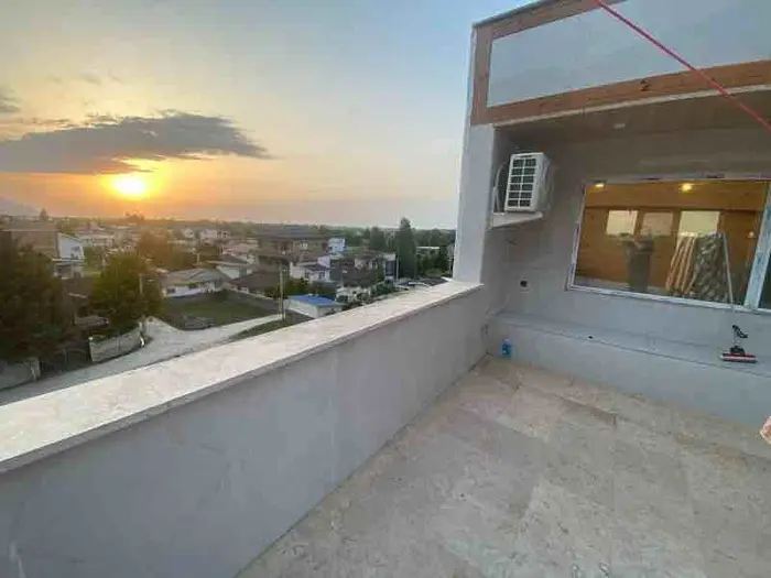 سوئیت فلت شاه نشین شرقی - انتخاب عنوان تصویر