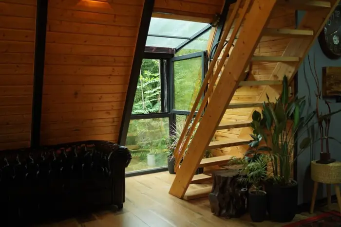 کلبه دوخوابه سوئیسی جکوزی دار هوم ماهورا