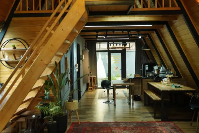 کلبه دوخوابه سوئیسی جکوزی دار هوم ماهورا