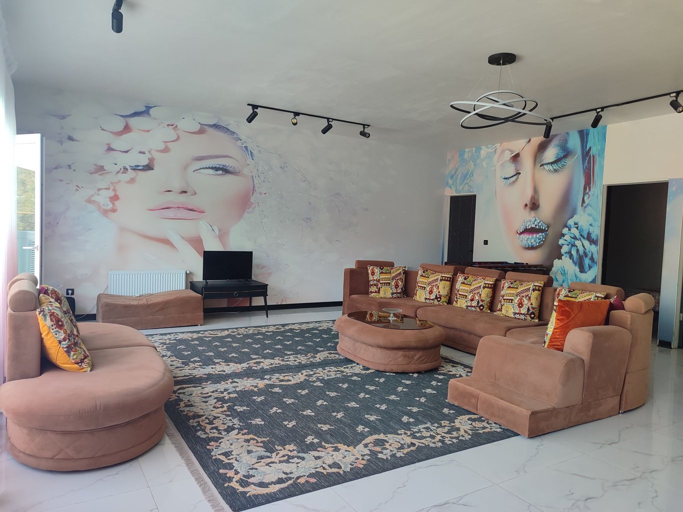 دوخوابه استخر آبگرم خورشید