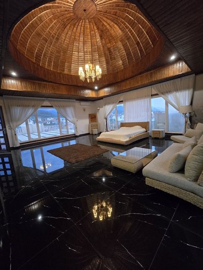 ویلا چهارخوابه استخردار آبگرم کاخ سلطنتی