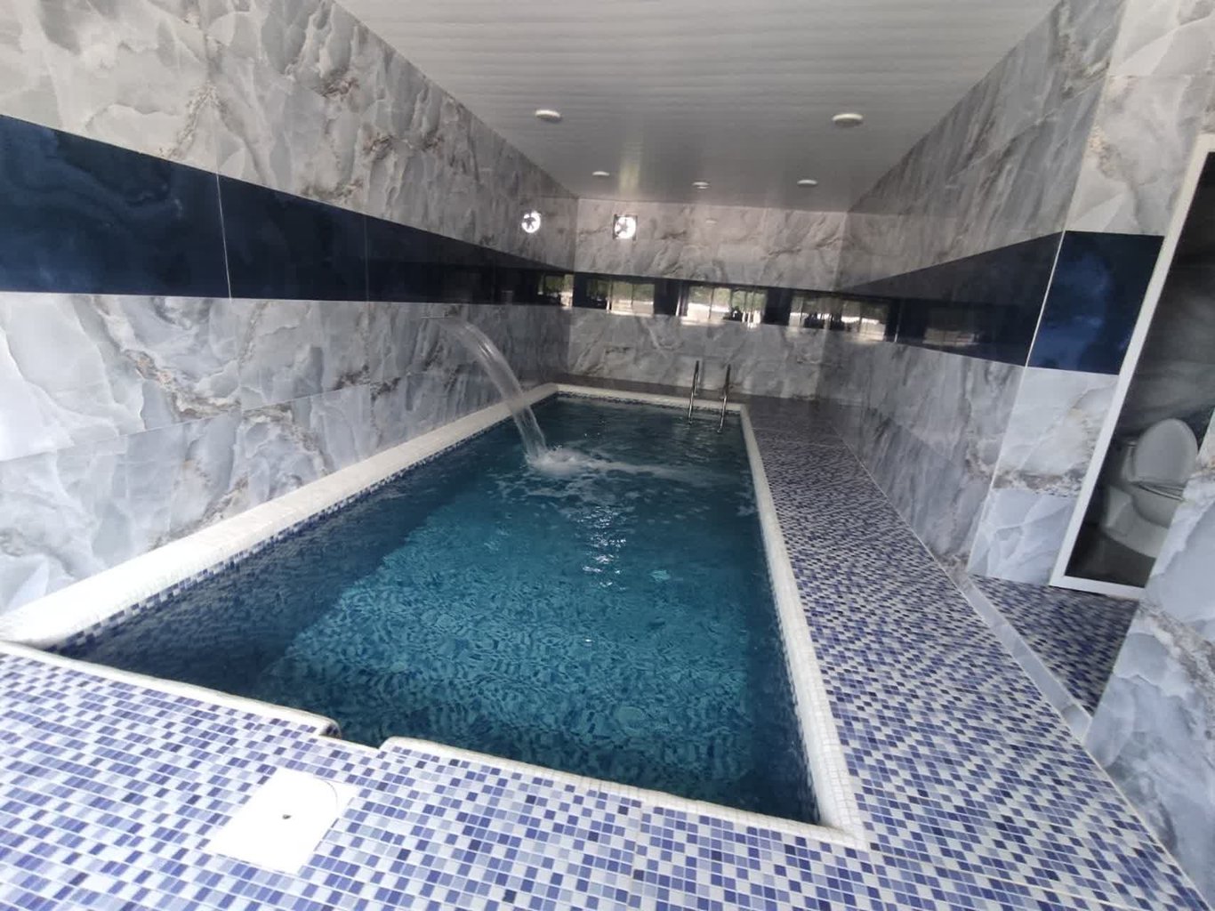 ویلا دوخوابه استخردار آبگرم بهرام آزاد