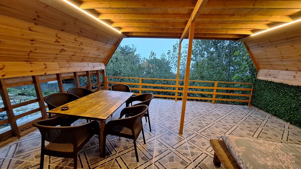 کلبه دوخوابه سوئیسی جکوزی دار دوهزار باروما