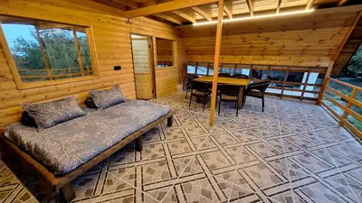 کلبه دوخوابه سوئیسی کوهستانی باروما