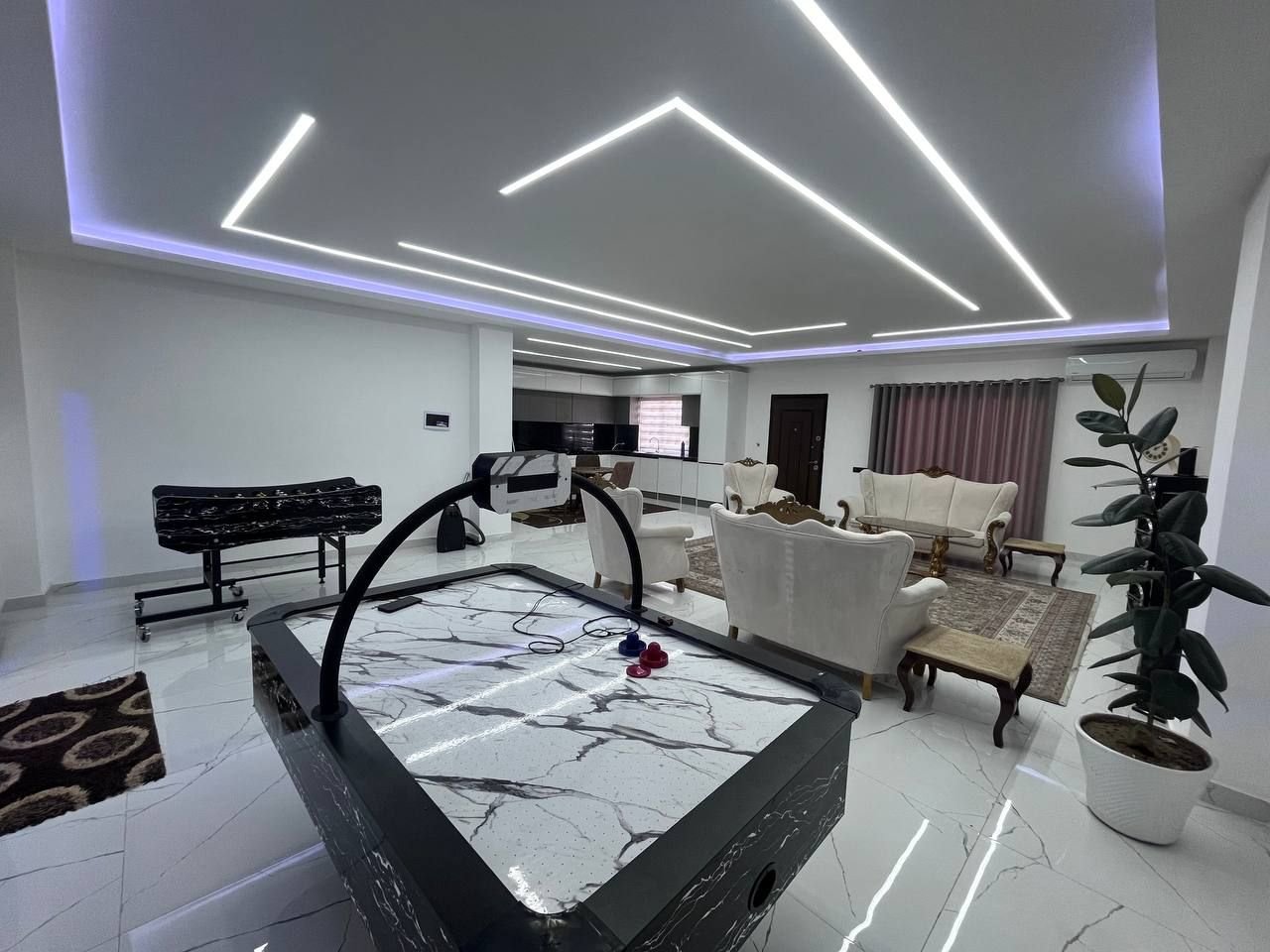 ویلا چهارخوابه استخردار گلهای ۸