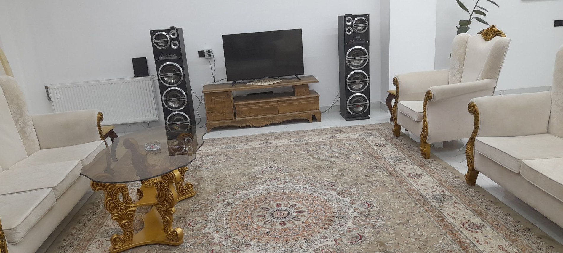 ویلا چهارخوابه استخردار گلهای ۸