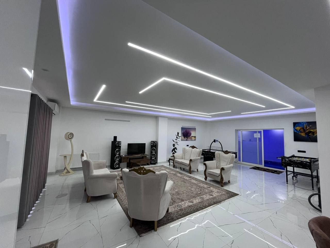 ویلا چهارخوابه استخردار گلهای ۸