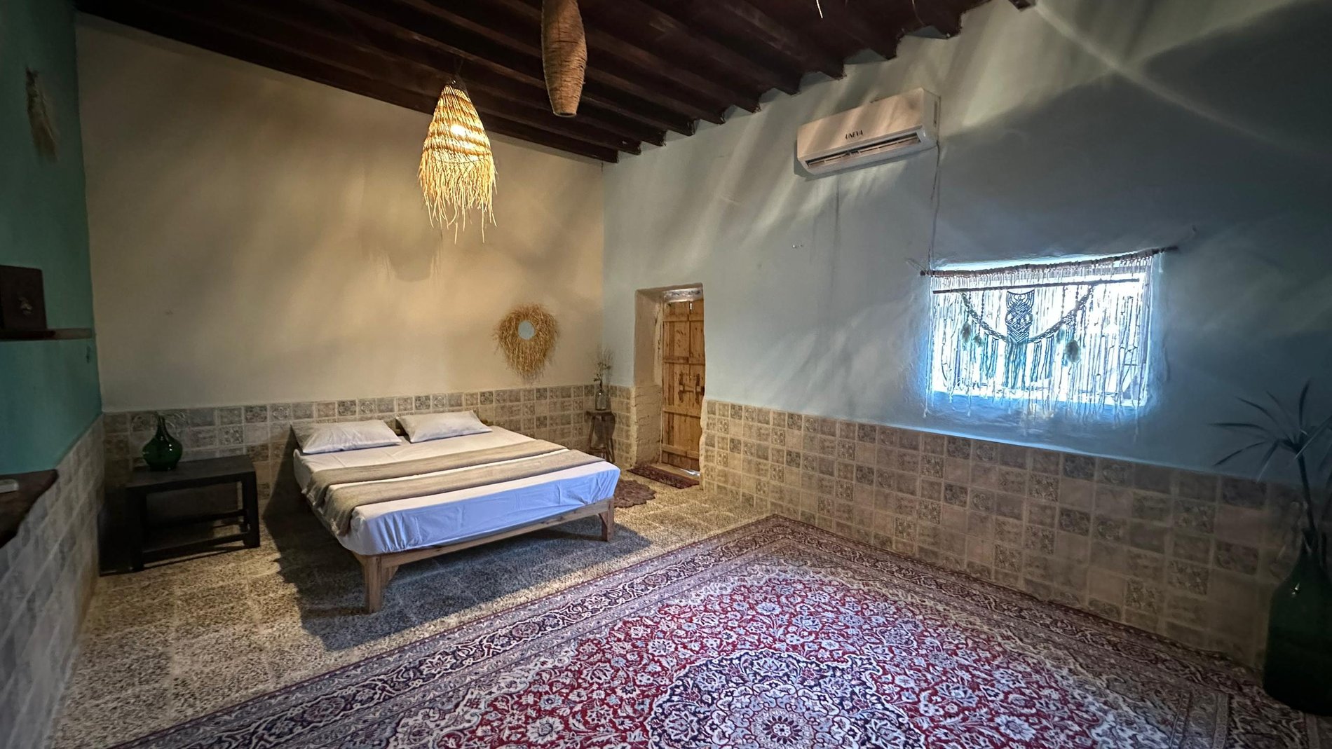 بومگردی عمارت چند درخت - واحد گل کاغذی