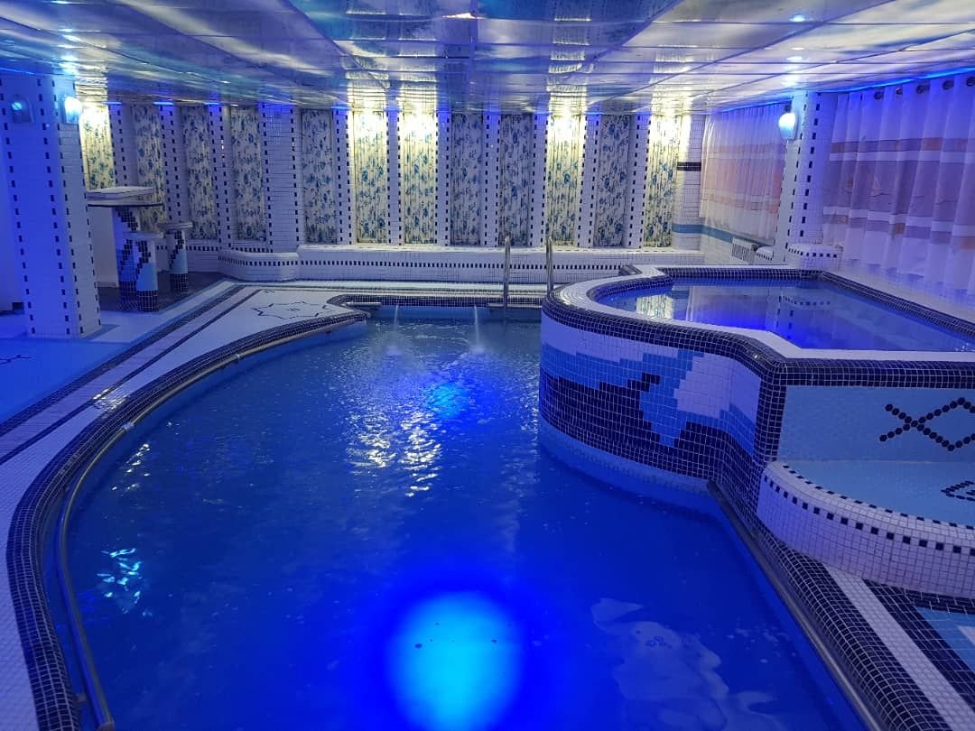 ویلا چهارخوابه استخردار عمارت عسل کده