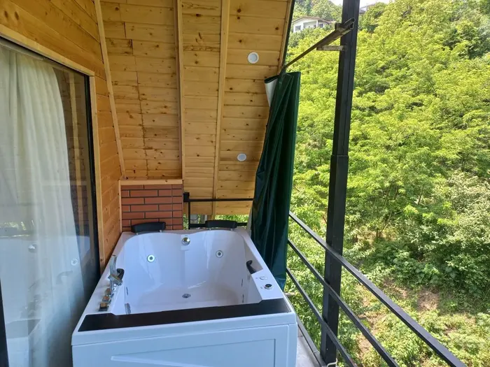 کلبه دوخوابه تریپلکس جکوزی دار نیکا