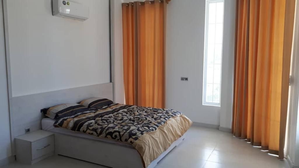 ویلا سه خواب استخردار آبگرم سفید