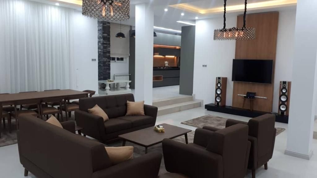 ویلا سه خواب استخردار آبگرم سفید