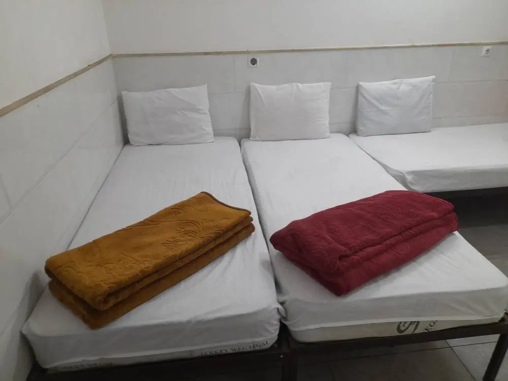 مسافرخانه پناه کریمان - فلت سه تخته