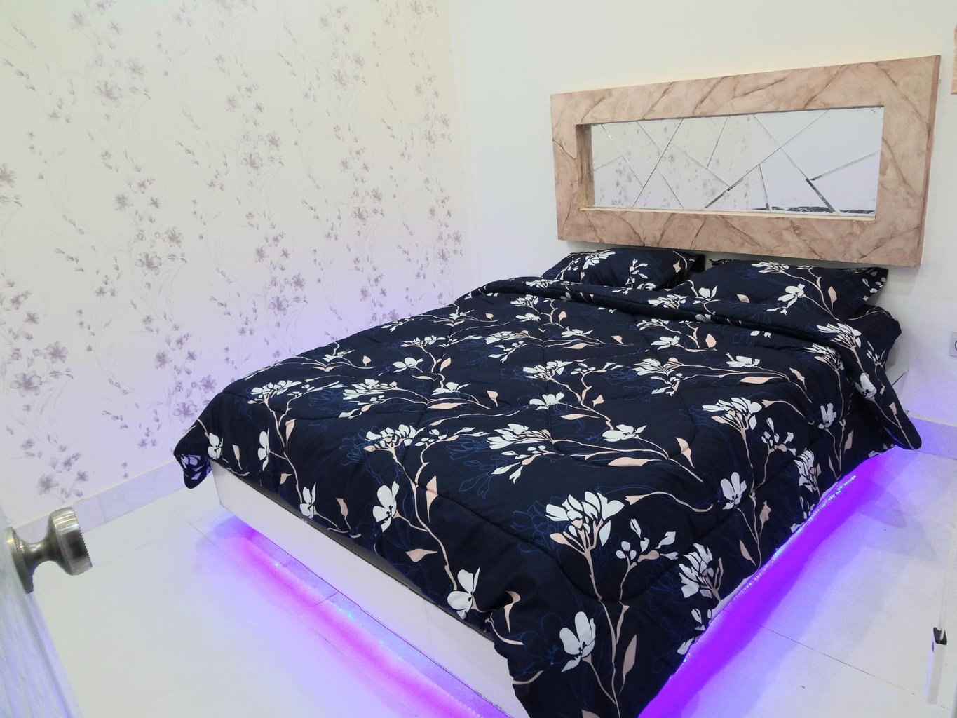 ویلا سه خوابه استخردار آبگرم برگ سبز