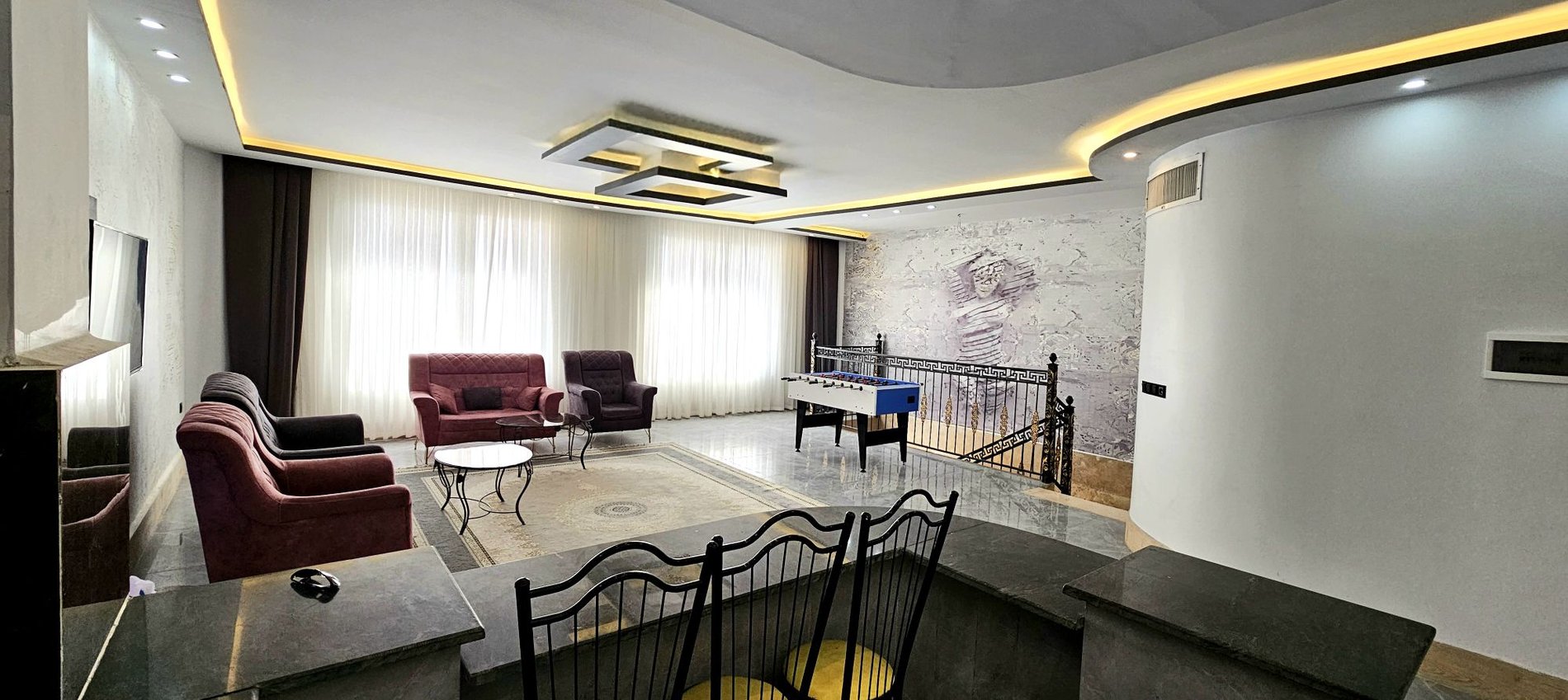 سه خوابه استخردار چهارفصل برگ زرد