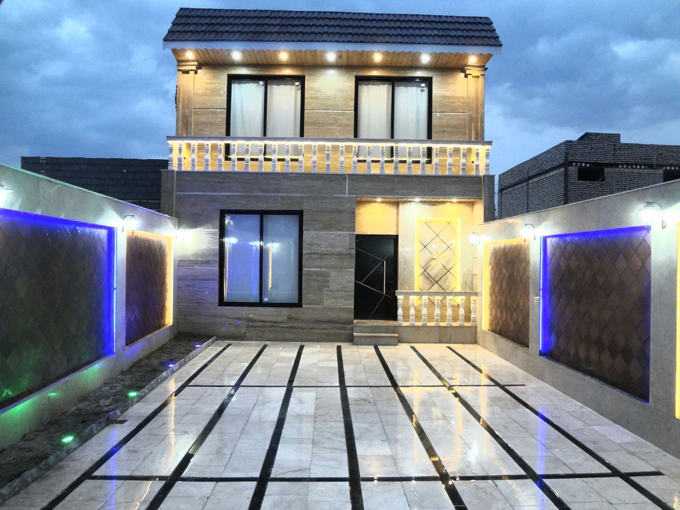 ویلا سه خوابه استخردار آبگرم برگ سبز