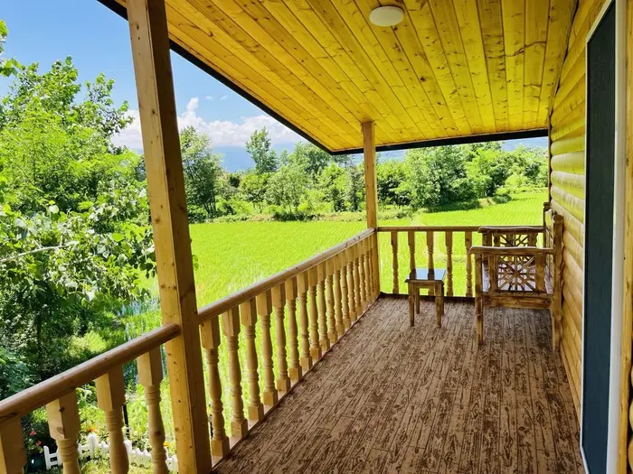 کلبه دوبلکس چوبی دوخوابه رودخانه - ویوی کلبه