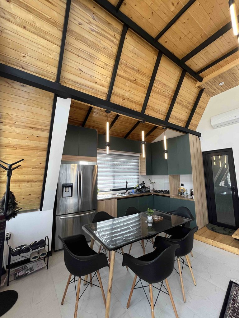 ویلا دوخوابه سوئیسی استخردار آبگرم نیرا