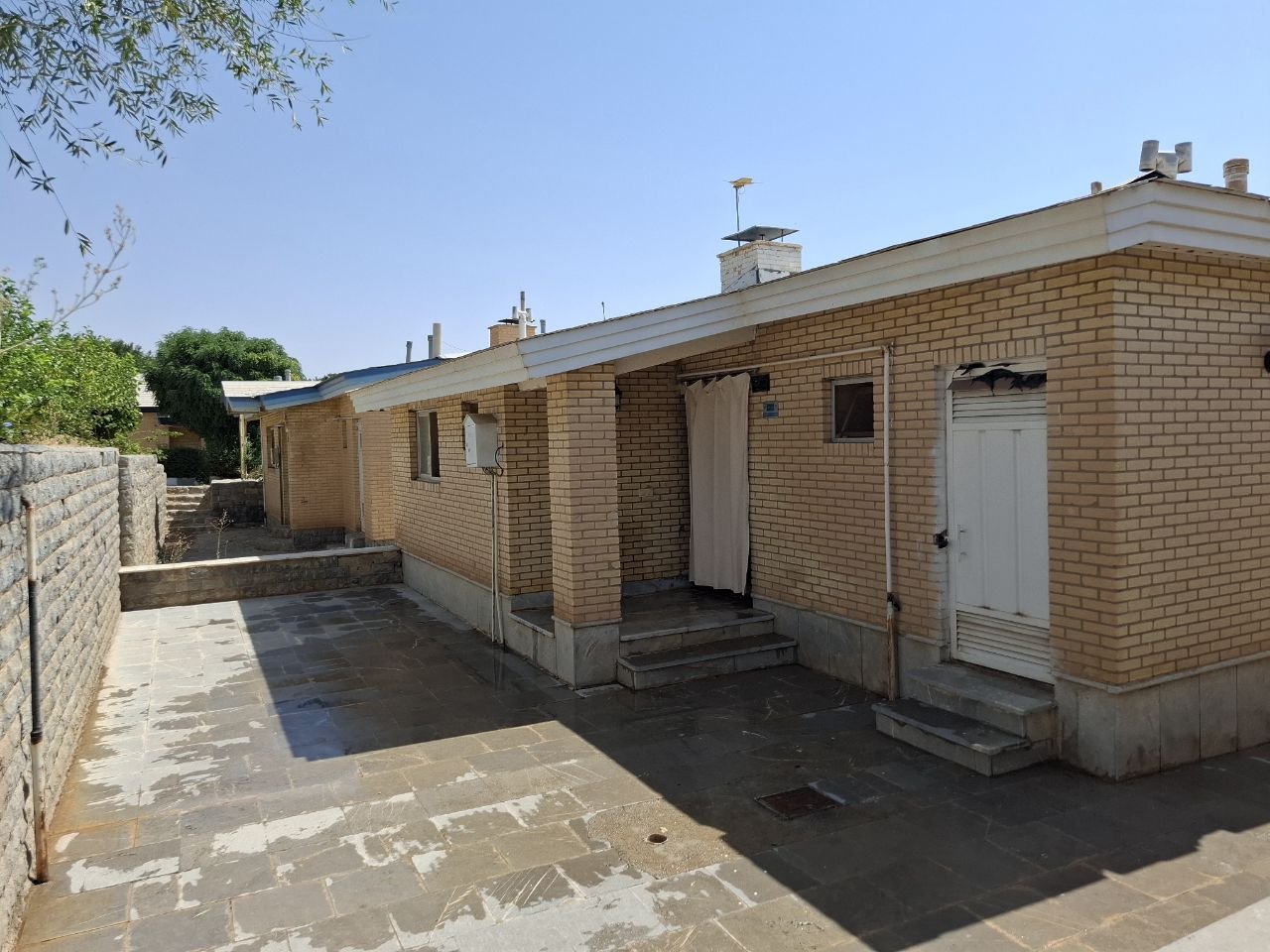 یک خوابه دهکده عمران زاینده رود