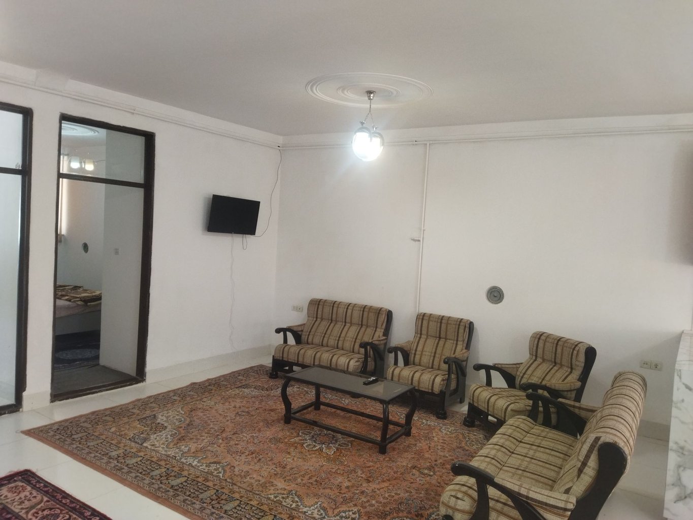 سوئیت دوخوابه سعدی بوستان