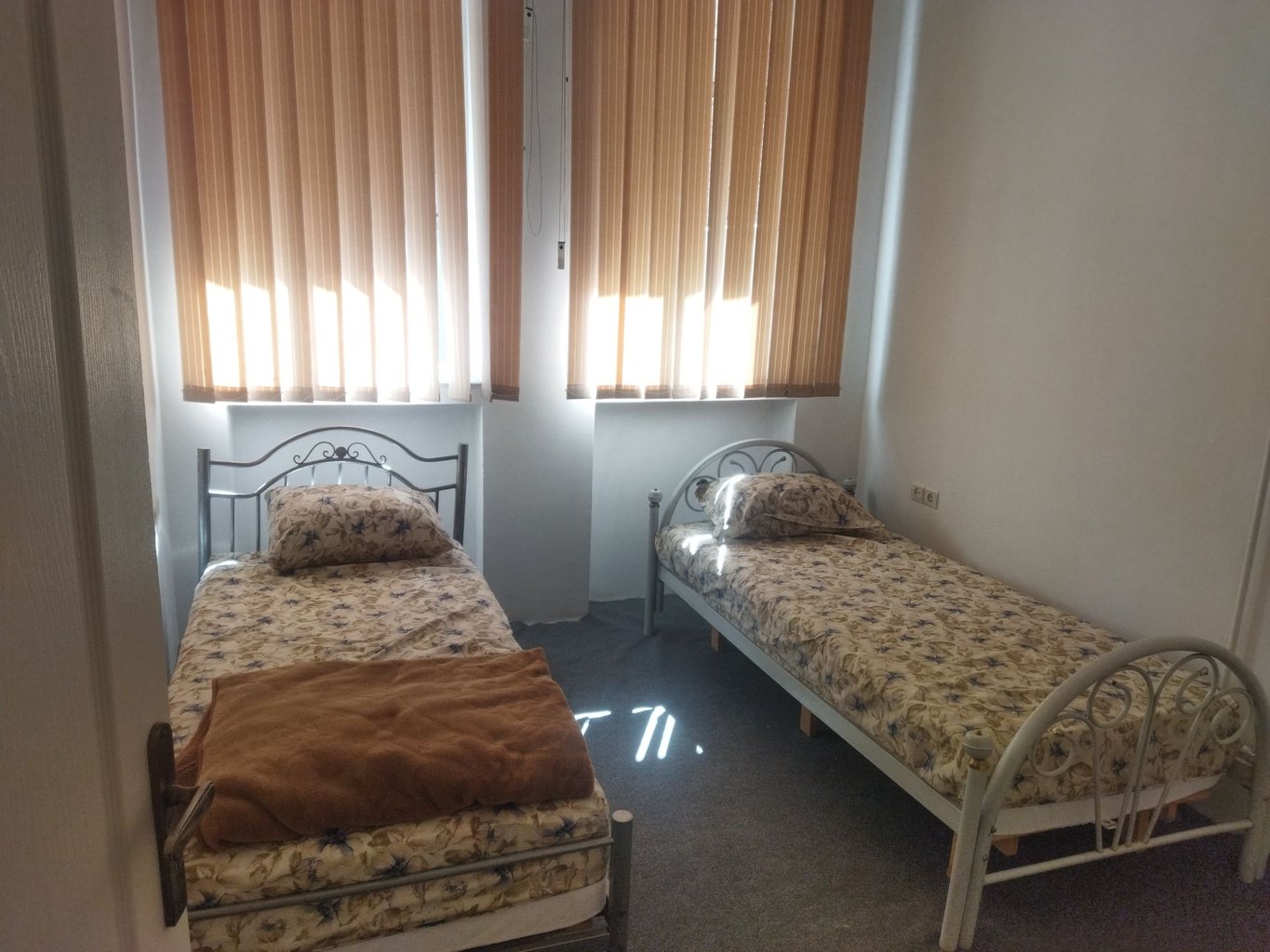 سوئیت دوخوابه سعدی بوستان