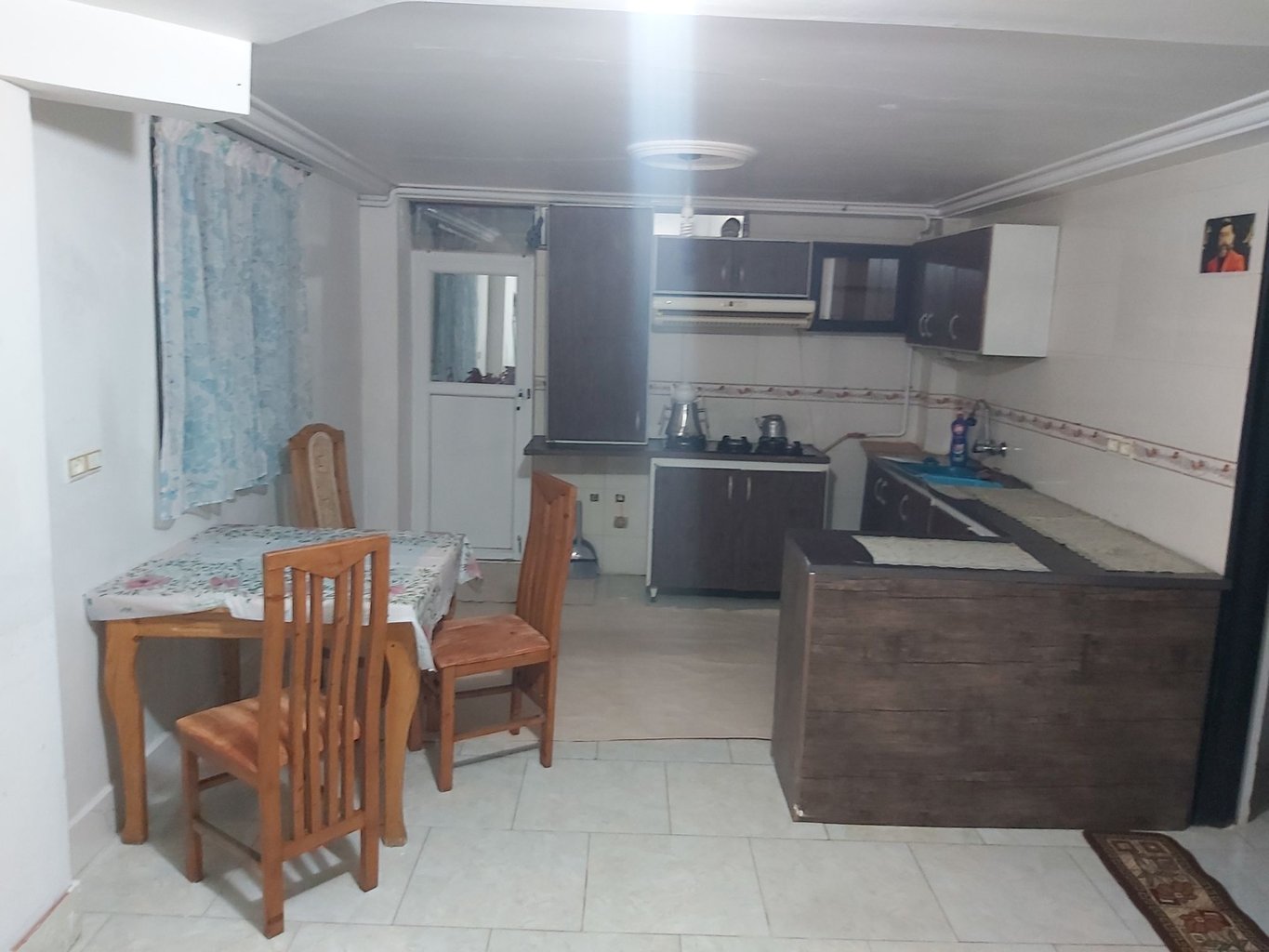 ویلا یک خوابه نیکویی - میز ناهارخوری