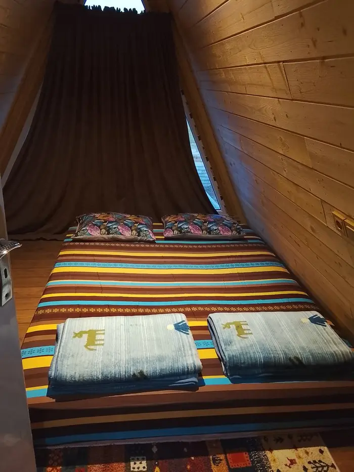 کلبه دوخوابه سوئیسی استخردار آبگرم جزیره 2