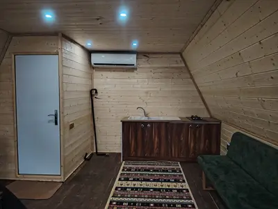 کلبه دوخوابه سوئیسی استخردار آبگرم جزیره 2